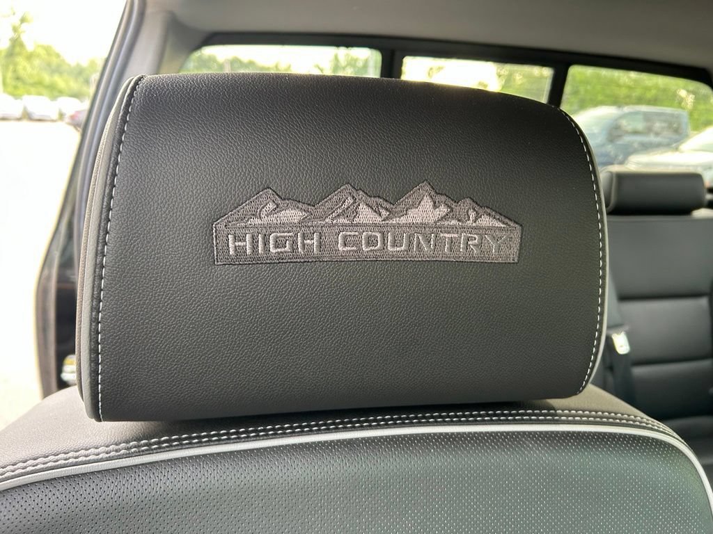 Used 2019 BLACK Chevrolet High Country image 31