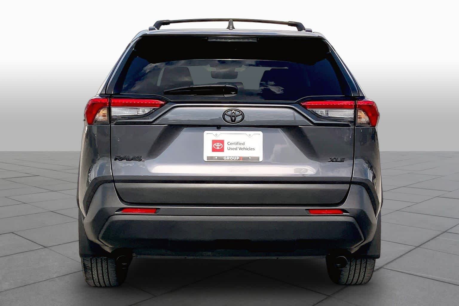Used 2025 Magnetic Gray Metallic Toyota XLE Premium image 5