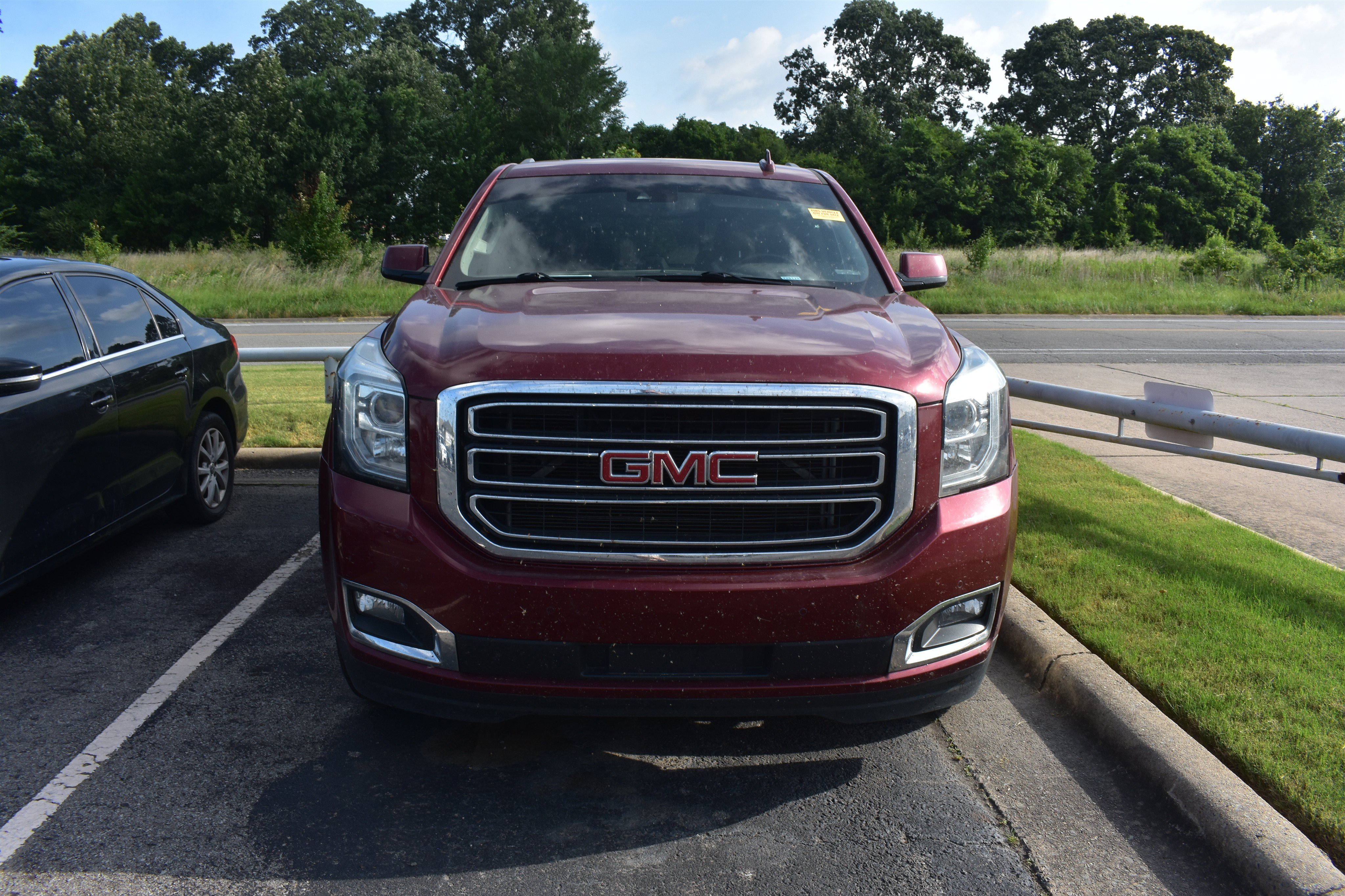 Used 2016 Crimson Red Tintcoat GMC SLT image 2