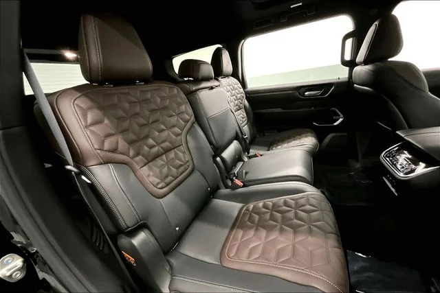 New 2026 Super Black Nissan Platinum image 34