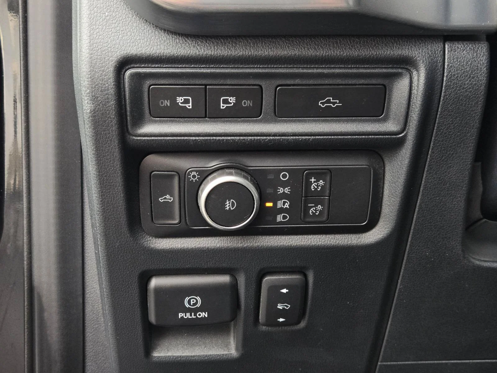 Used 2021 Black Metallic Ford Lariat image 24