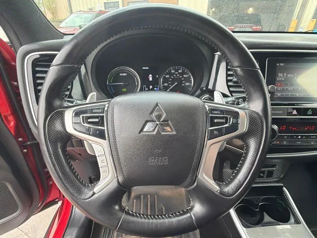 Used 2019 Red Mitsubishi SEL image 25