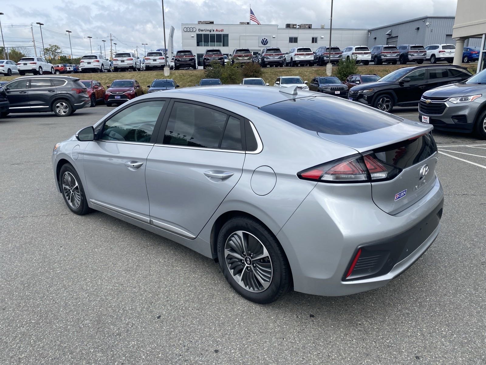 Used 2022 Stellar Silver Hyundai Limited image 3