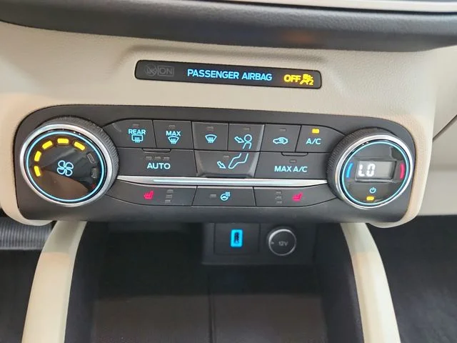 Used 2020 Gray Ford SEL image 31