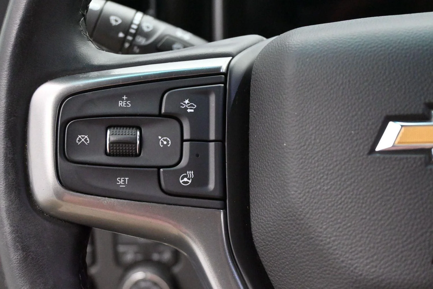 Used 2025 Summit White Chevrolet LT image 18
