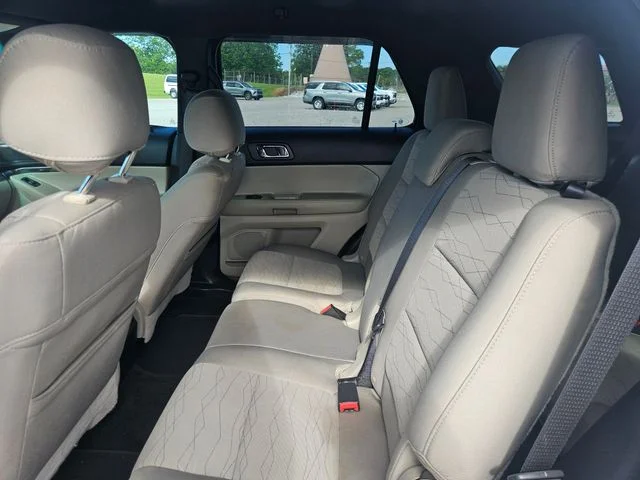 Used 2015 White Ford Base image 24