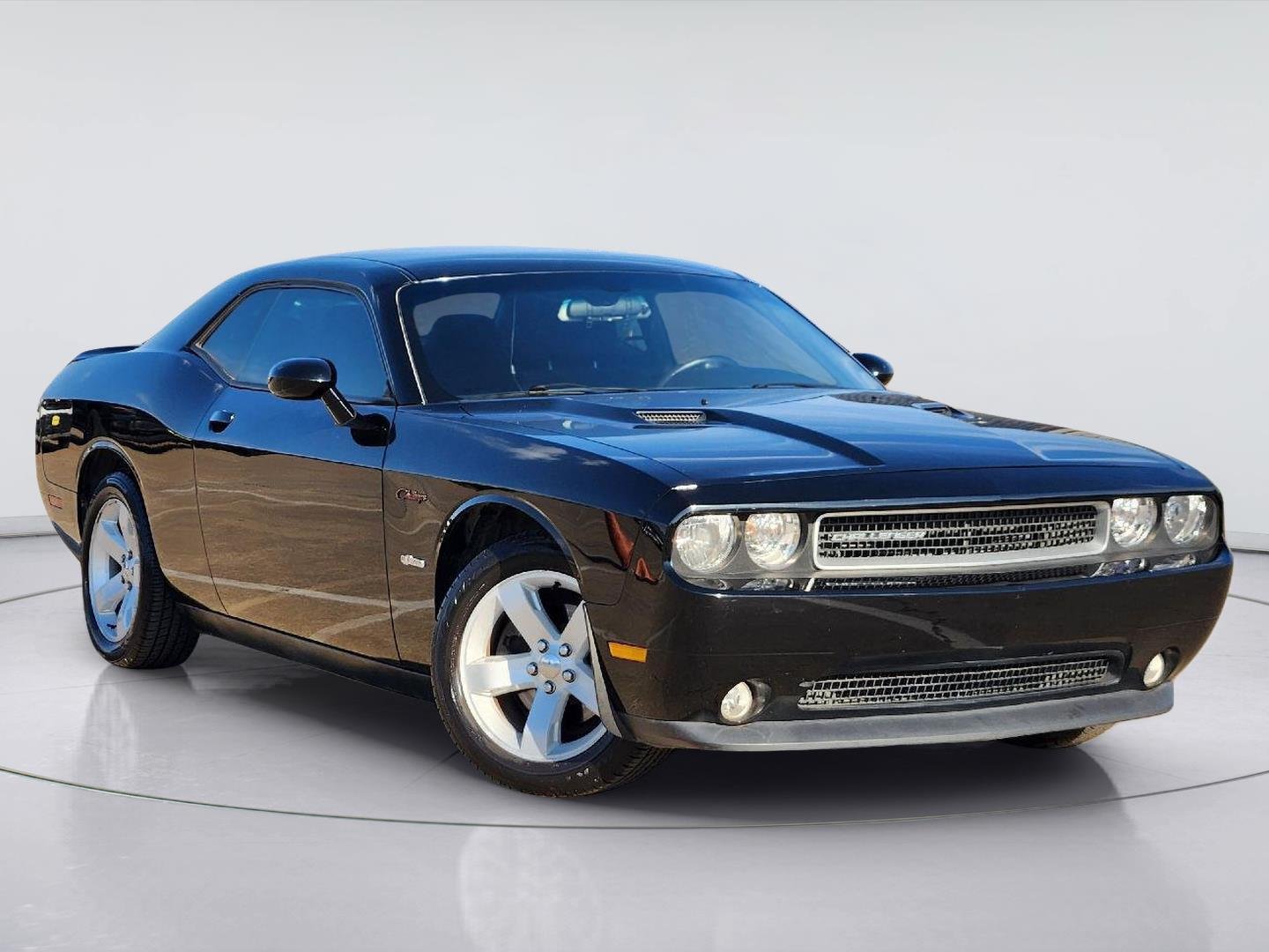 Used 2014 Black Clearcoat Dodge SXT image 1