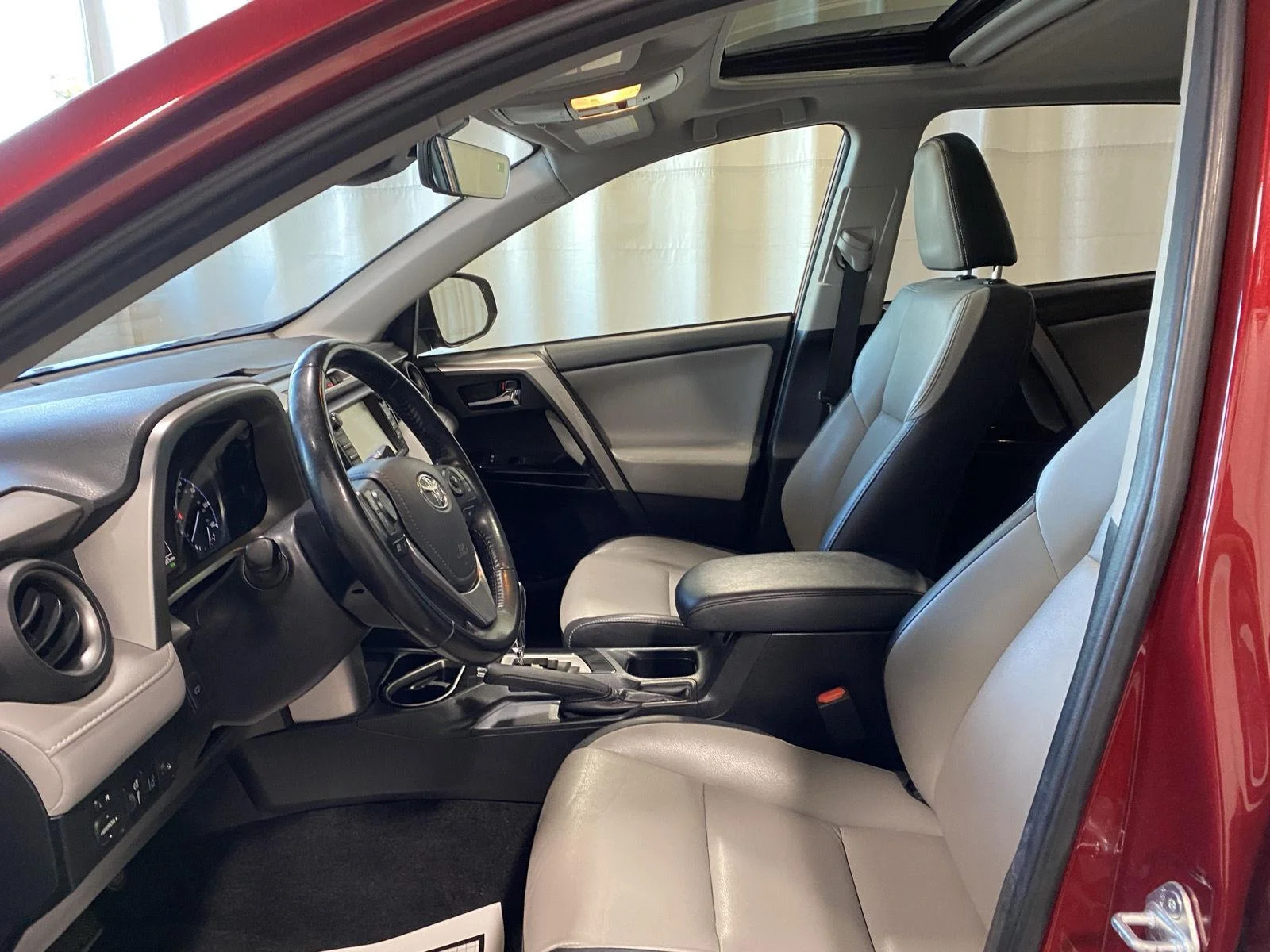 Used 2018 Ruby Flare Pearl Toyota Limited image 18