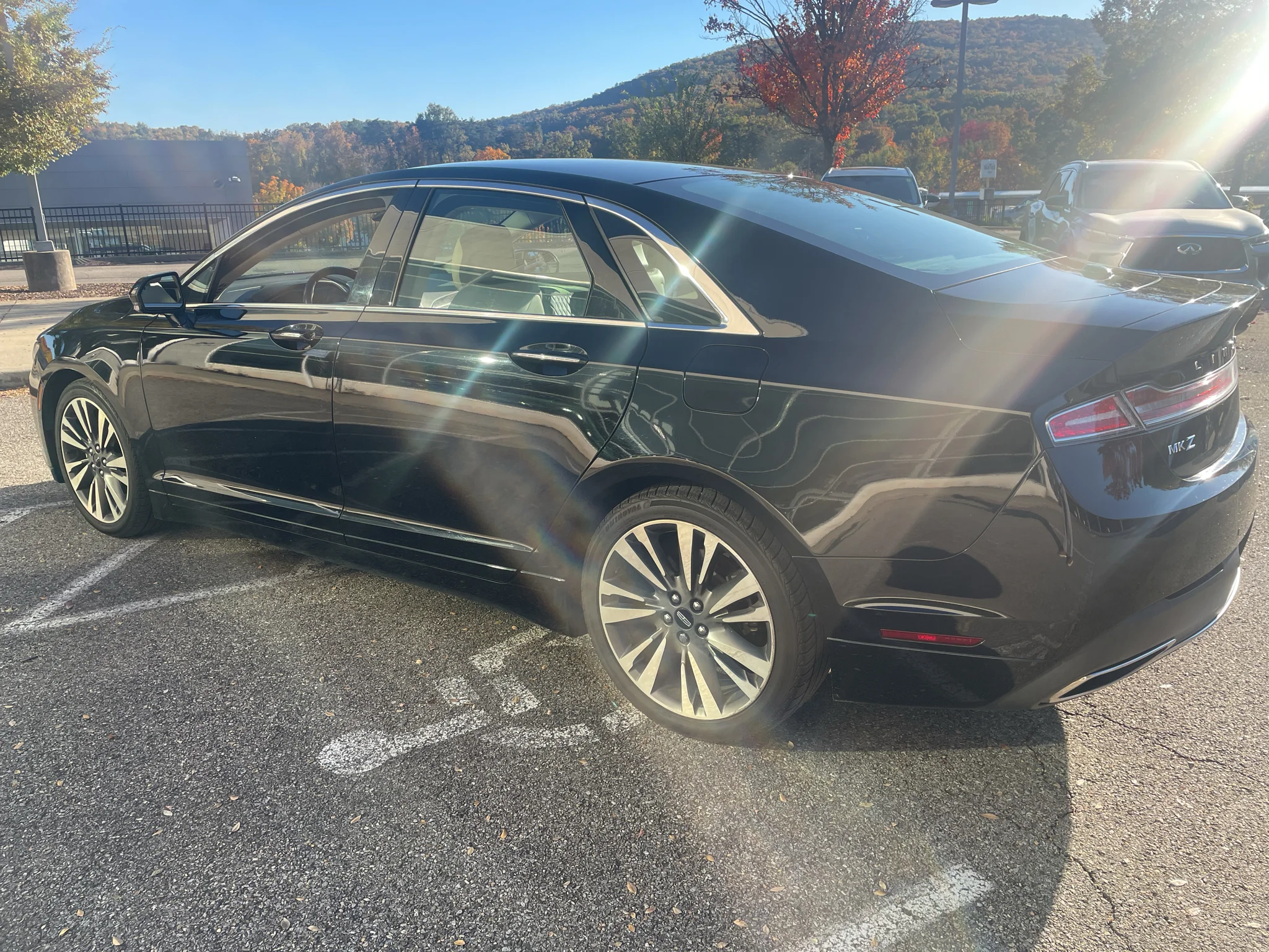 Used 2017 Black Velvet Lincoln Reserve image 4