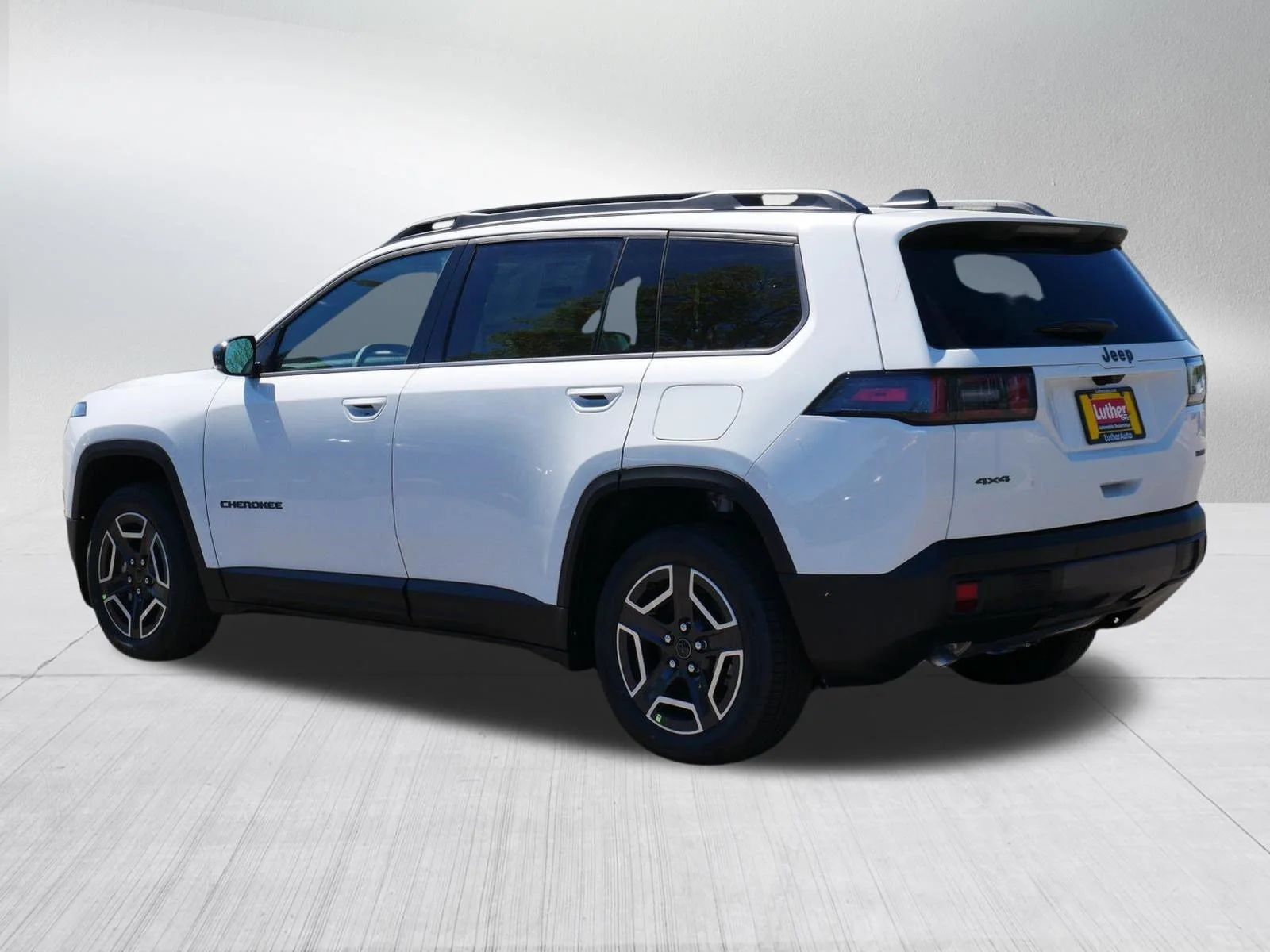 New 2026 Bright White Clear-Coat Exterior Paint Jeep Limited image 5