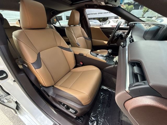 2021 Lexus ES 350 - Photo 26