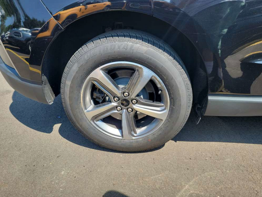 Used 2023 Black Metallic Ford SEL image 8