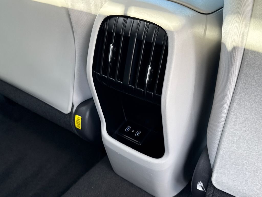 Used 2026 White Hyundai SEL Sport image 17
