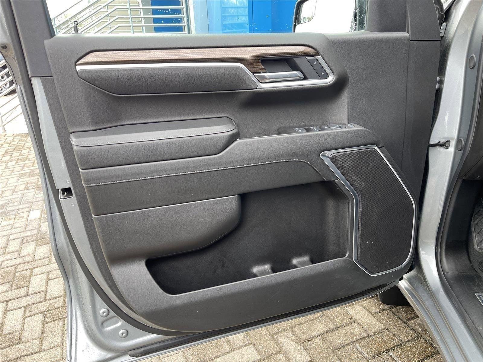 2025 Chevrolet Silverado 1500 LT - Photo 17