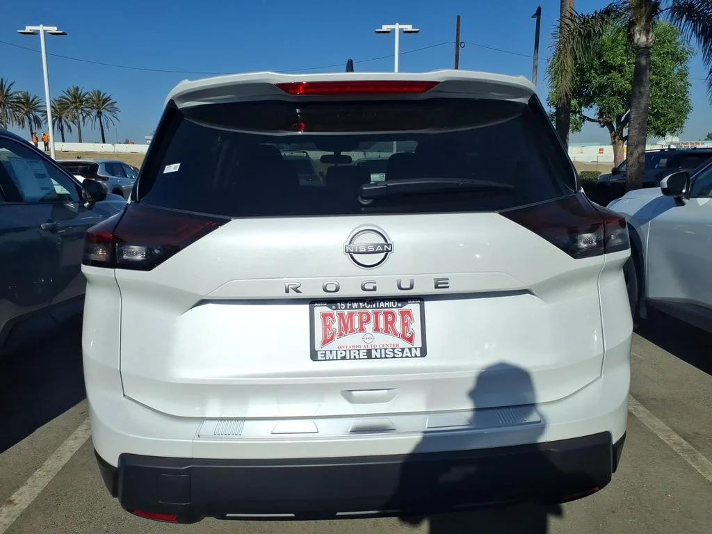 New 2026 Everest White Pearl TriCoat Nissan SV image 8