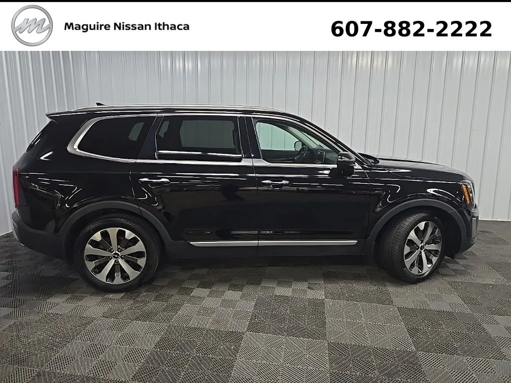 Used 2022  Kia SX image 3