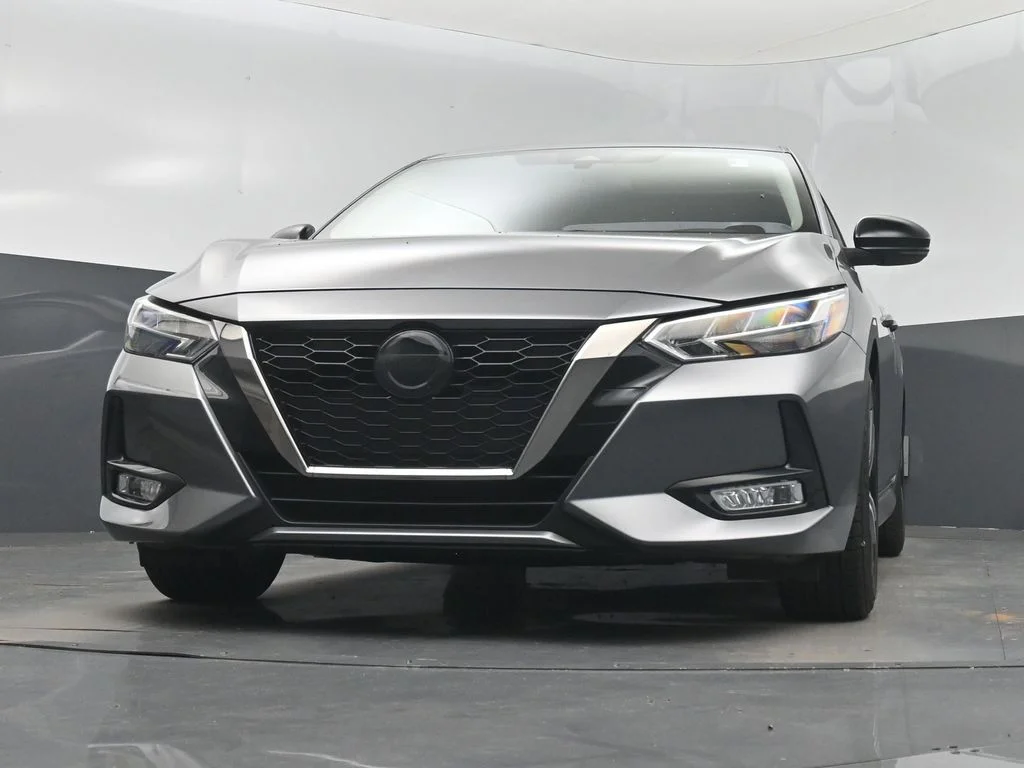 Used 2022 Gray Nissan SR image 31