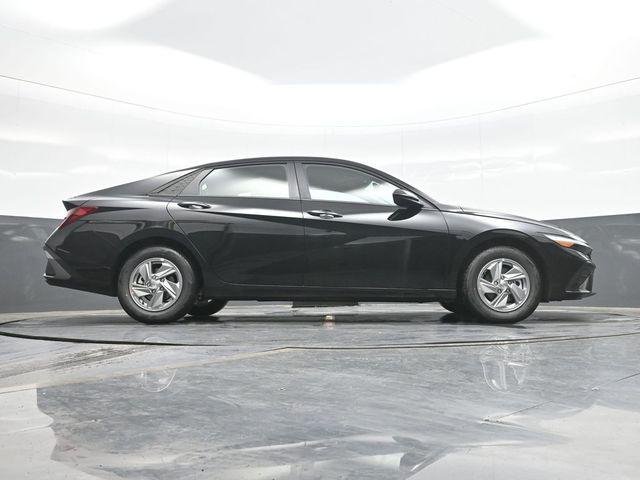 New 2026 Black Hyundai SE image 24