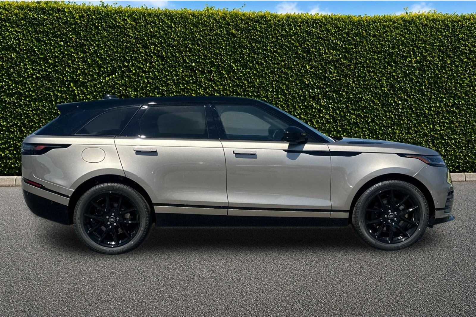 2026 Land Rover Range Rover Velar Dynamic SE - Photo 7