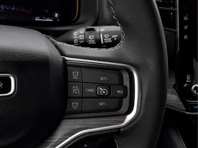 Used 2024  Jeep Series III image 12