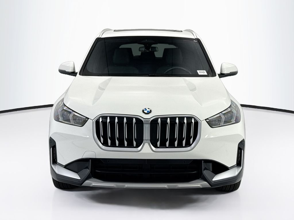 Certified Used 2025 Alpine White BMW xDrive28i image 2
