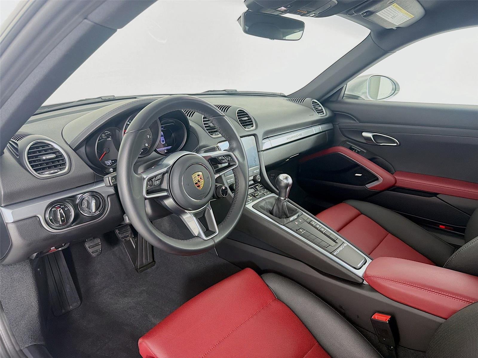 Used 2024 GT Silver Metallic Porsche Style Edition image 4
