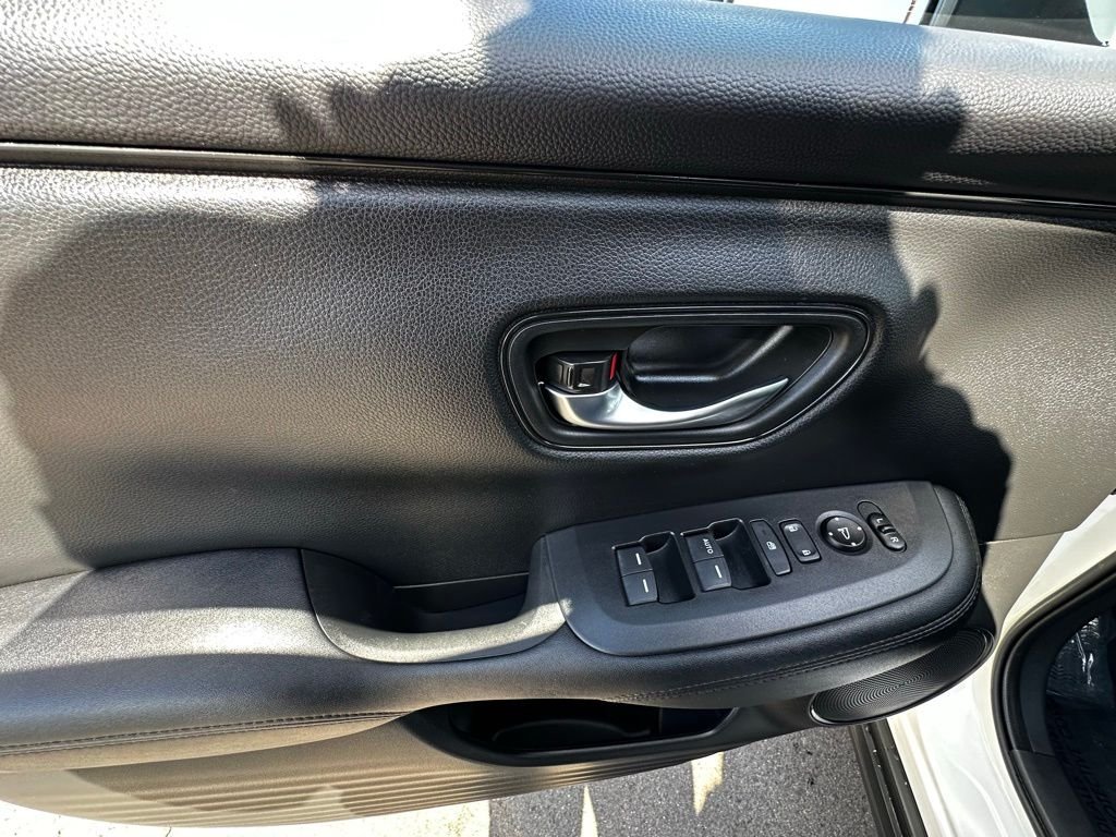 Used 2024  Honda LX image 12