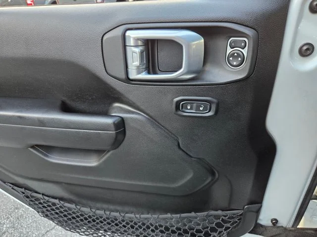 Used 2021 White Jeep Rubicon image 29