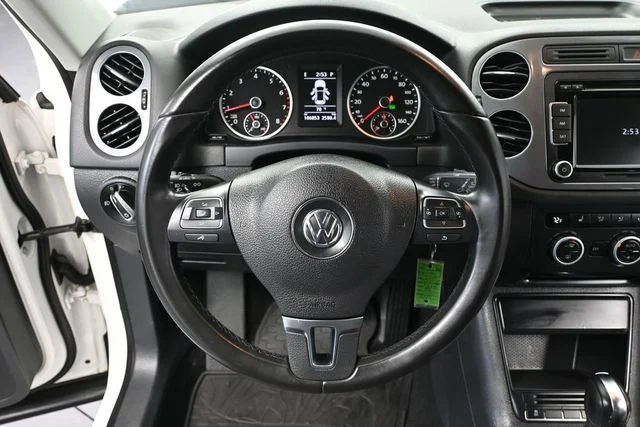 2013 Volkswagen Tiguan SE - Photo 23