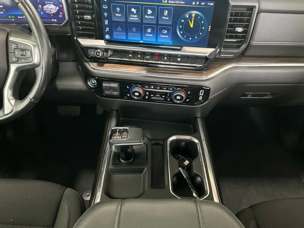 Used 2023 White Chevrolet RST image 10