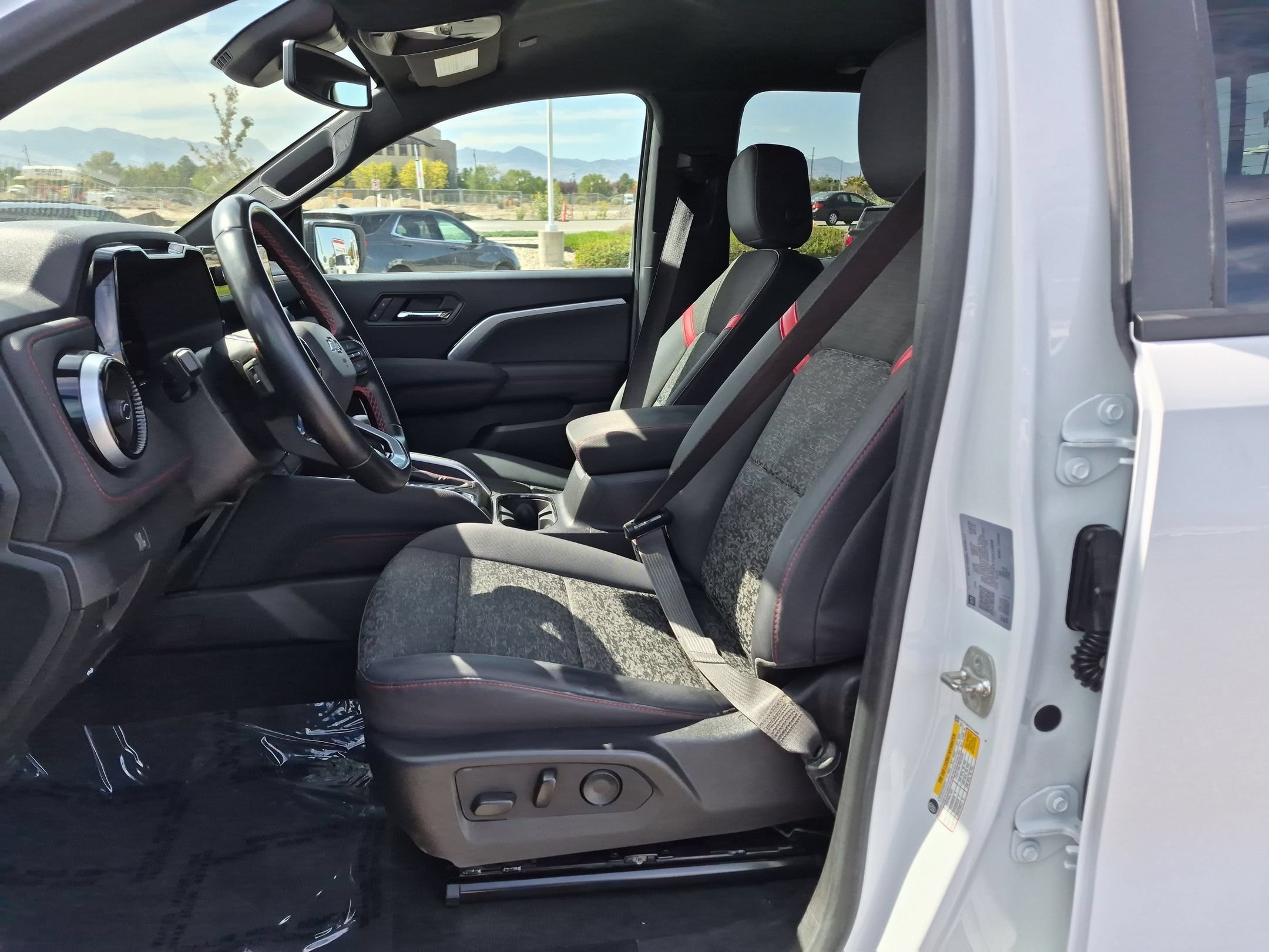 Used 2025 Summit White Chevrolet 4WD Z71 image 15
