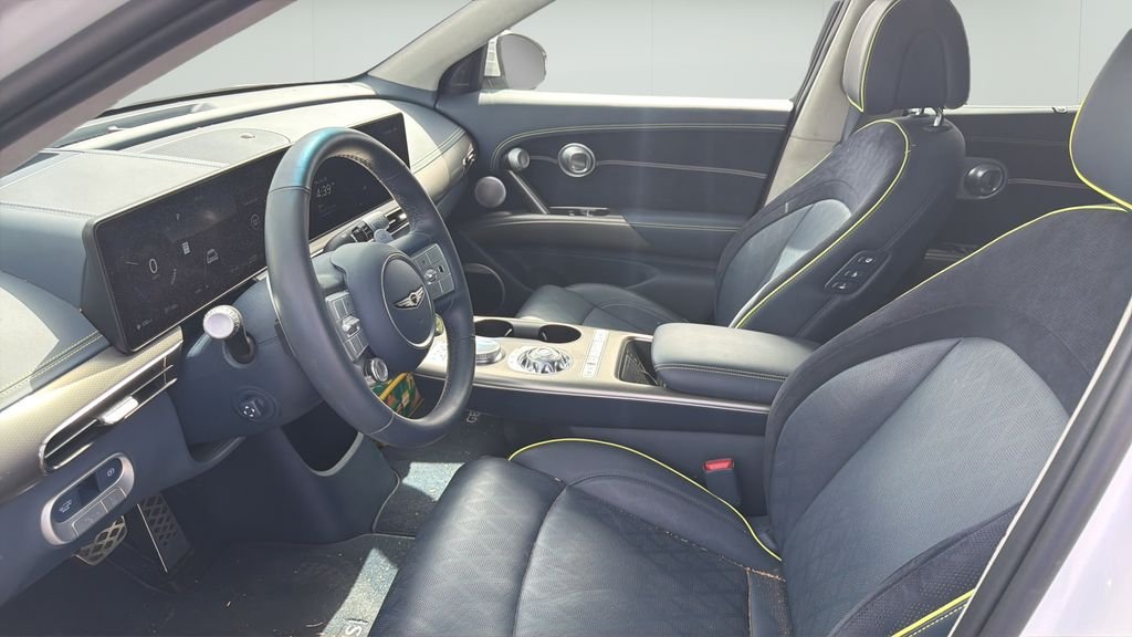 Used 2023 White Genesis Performance image 9