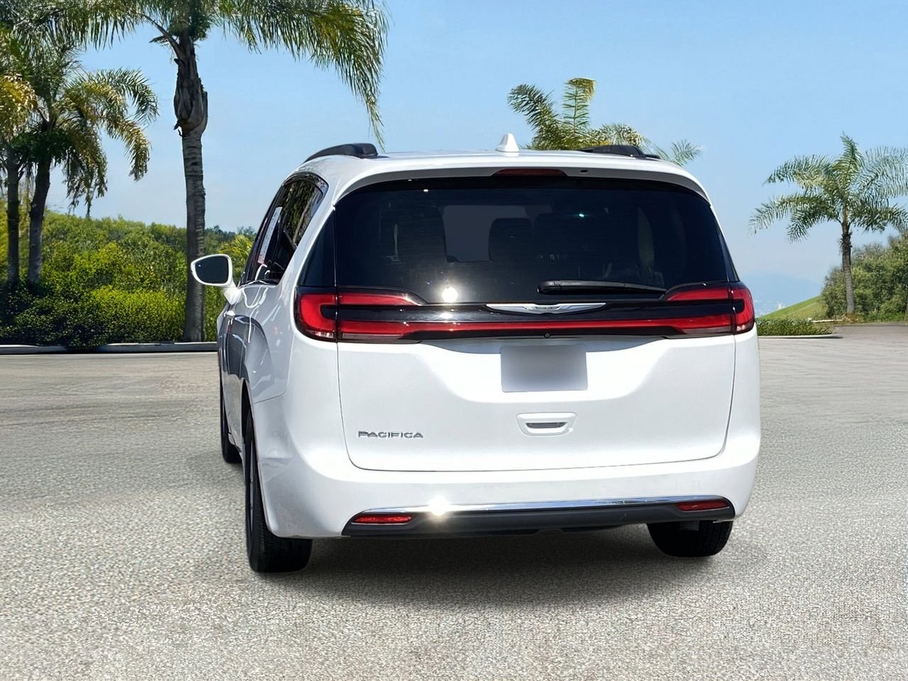 Used 2022 Bright White Chrysler Touring L image 3