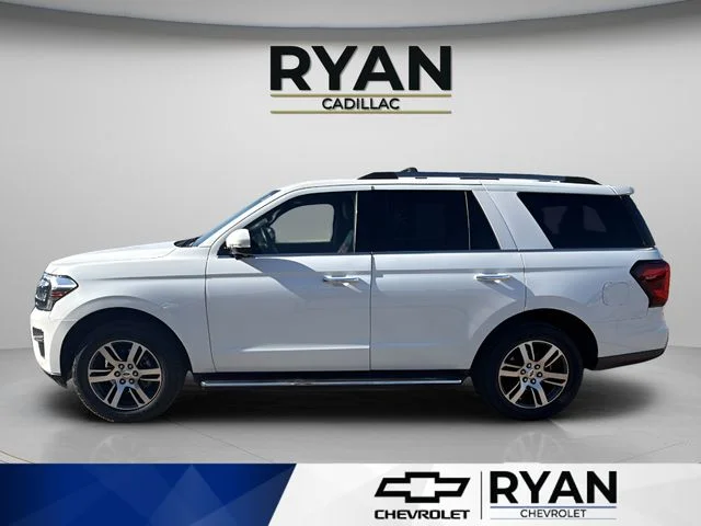 Used 2023 White Ford Limited image 6