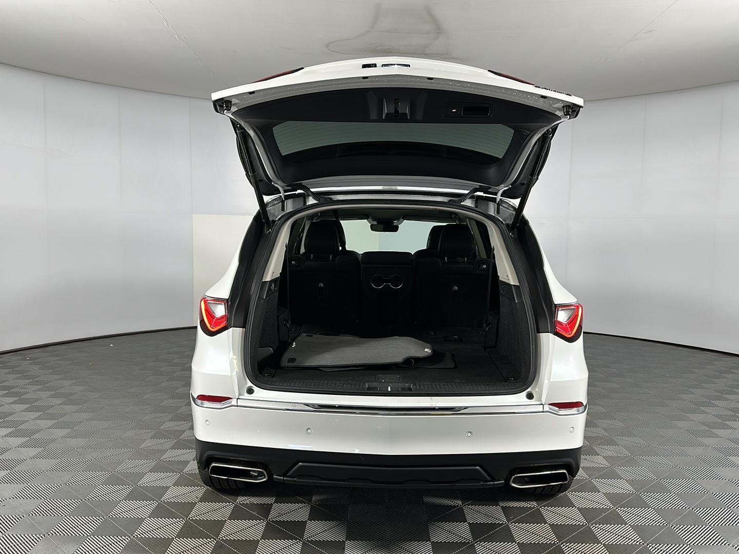 Used 2023 Platinum White Pearl Acura SH-AWD w/Tech image 30