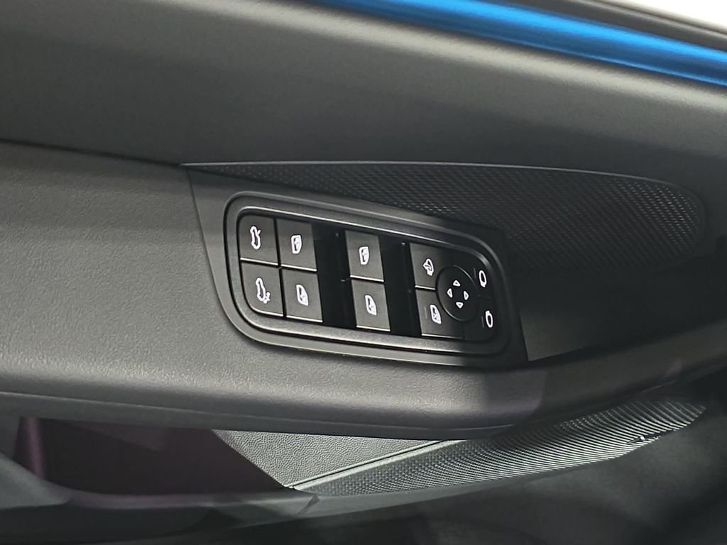 New 2026 Black Porsche  image 21