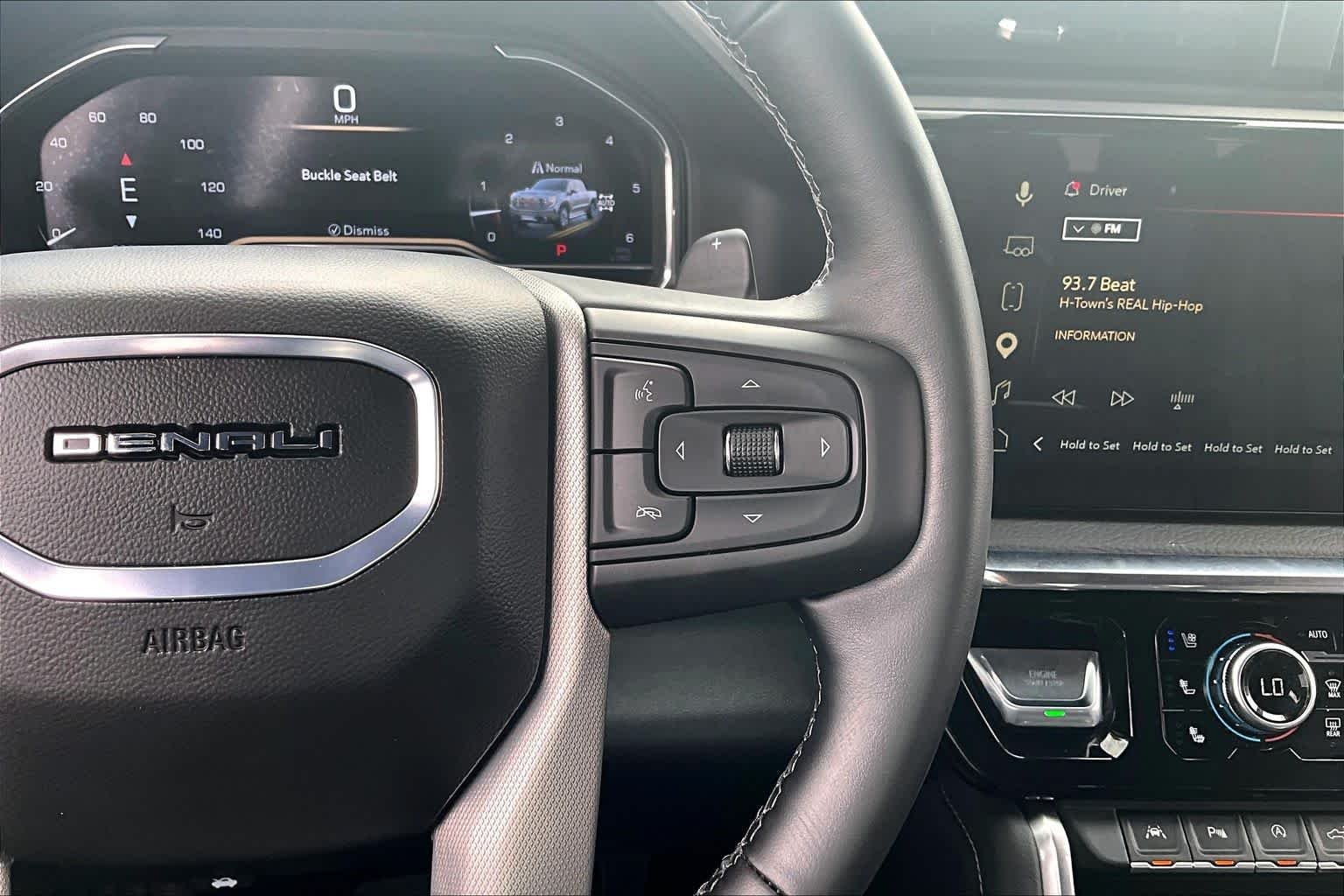 Used 2025 Onyx Black GMC Denali image 25