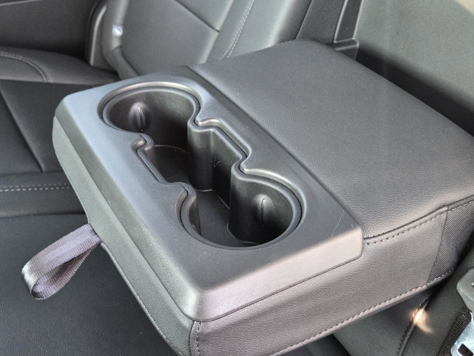 Used 2025 Summit White GMC SLT image 39