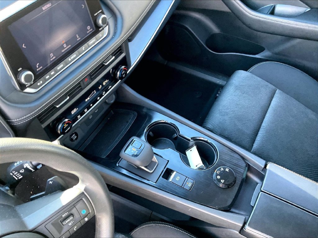Used 2024 Brilliant Silver Metallic Nissan SV image 20