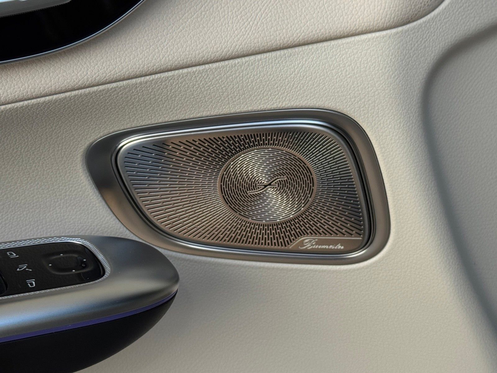 New 2026 Cirrus Silver Metallic Mercedes-Benz GLC 300 image 13