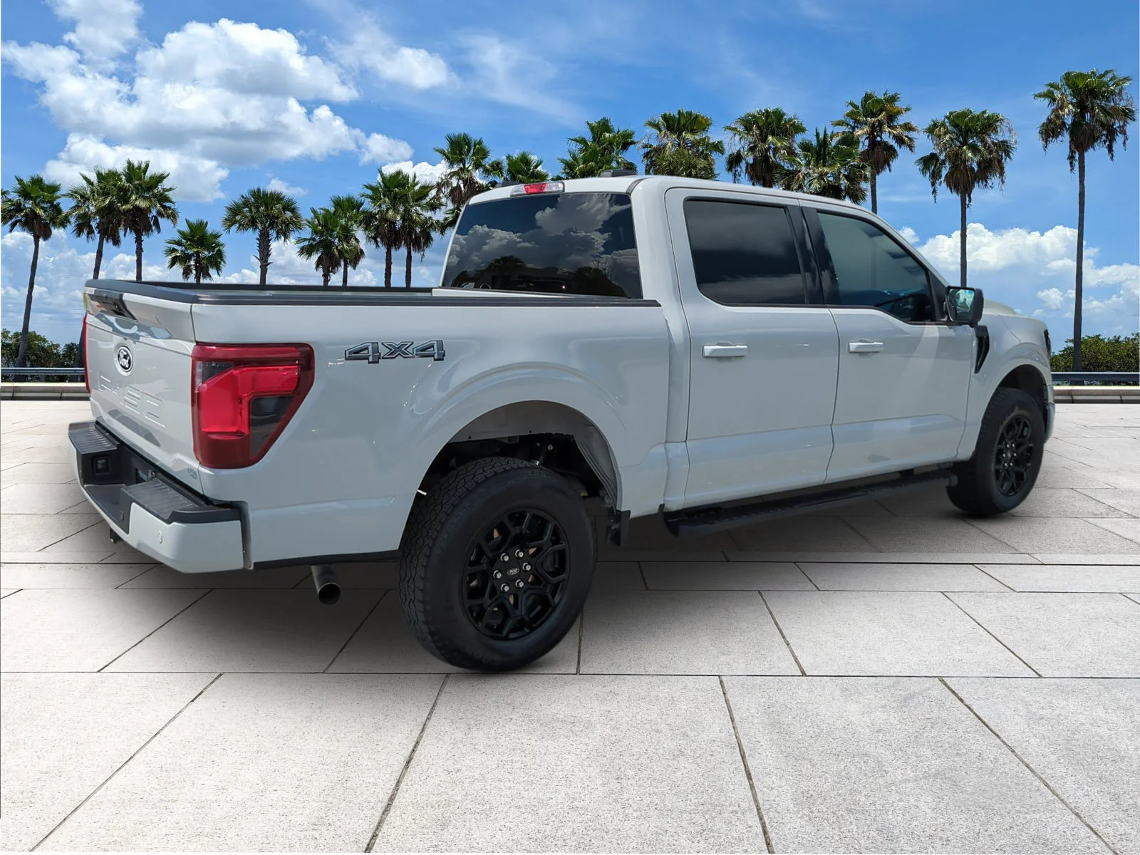 Used 2024 Avalanche Ford XLT image 8