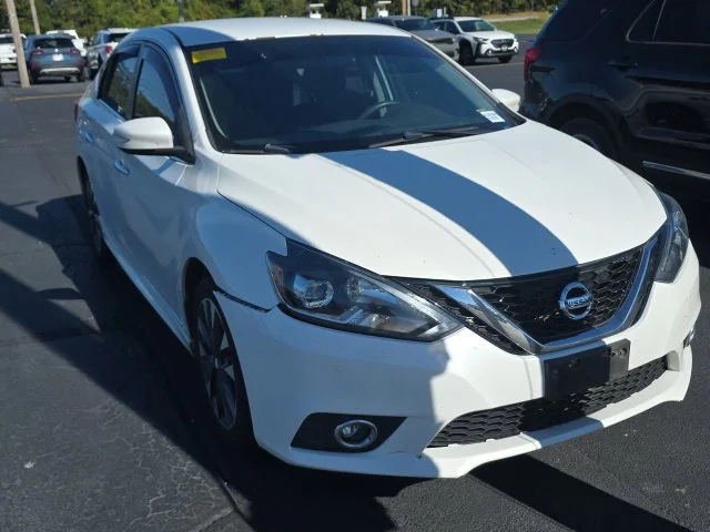 Used 2017 White Nissan SR image 3