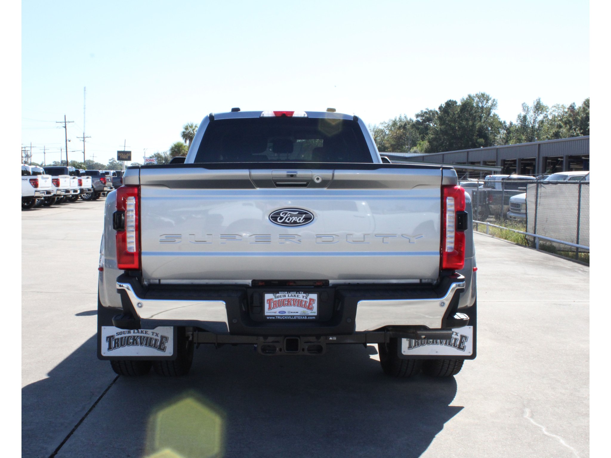 New 2027 Iconic Silver Metallic Ford LARIAT image 24