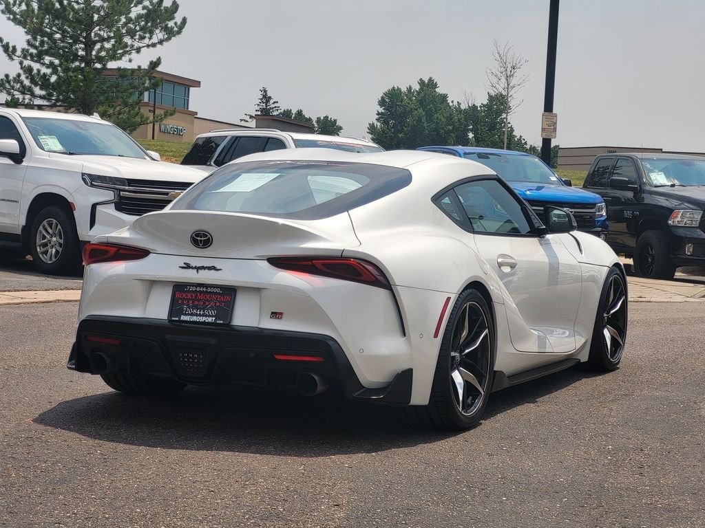 Used 2021 White Toyota 3.0 image 4