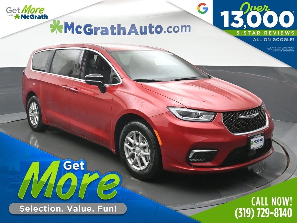 2026 Chrysler Pacifica Select's photo
