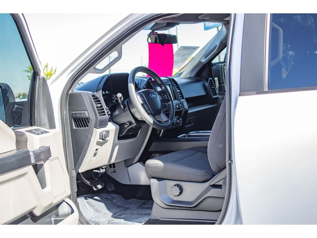 Used 2019 OXFORD WHITE Ford XL image 26