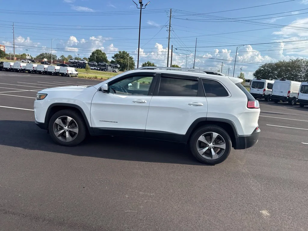 Used 2019 White Jeep Limited image 9