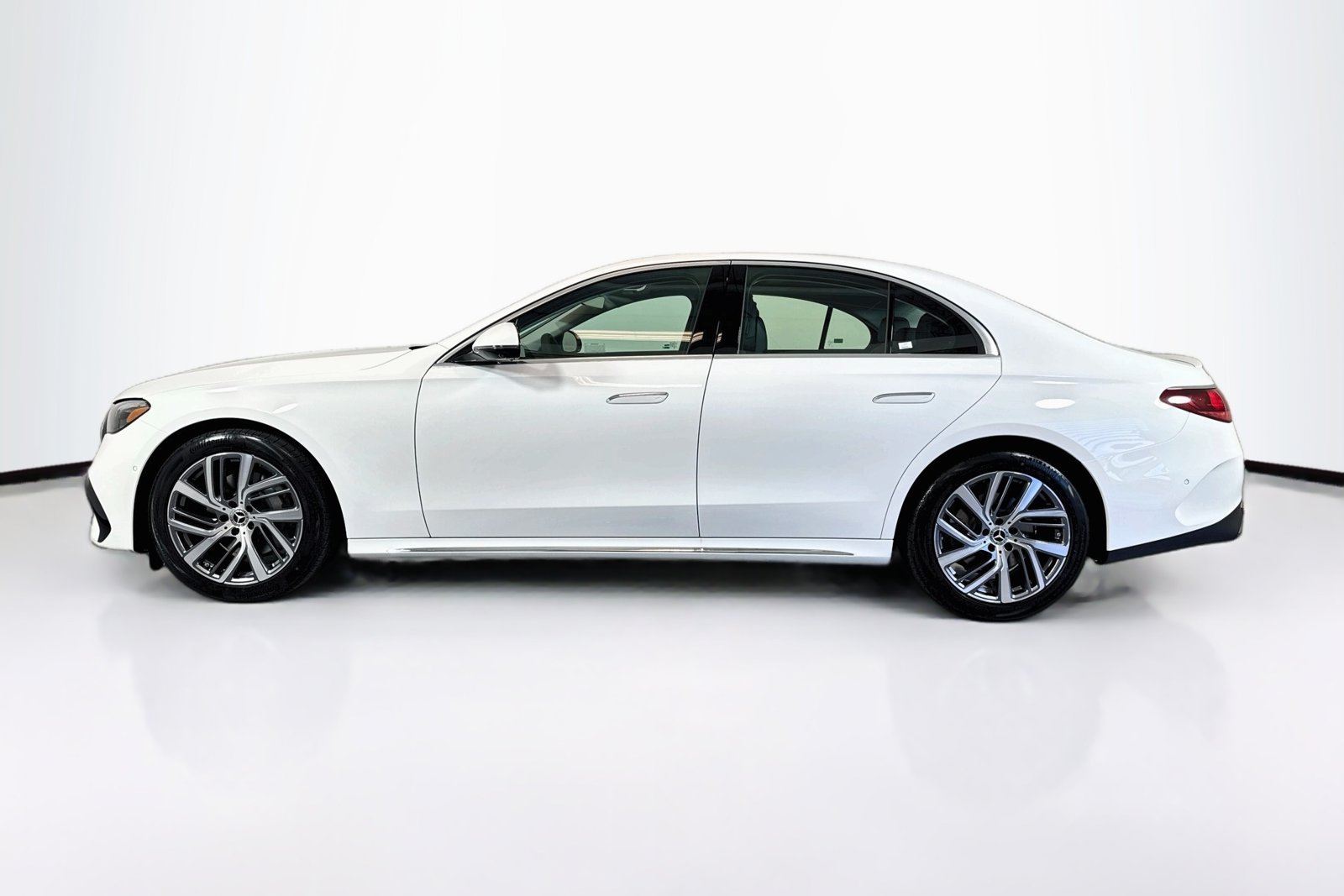 New 2026 Polar White Mercedes-Benz E 350 image 8