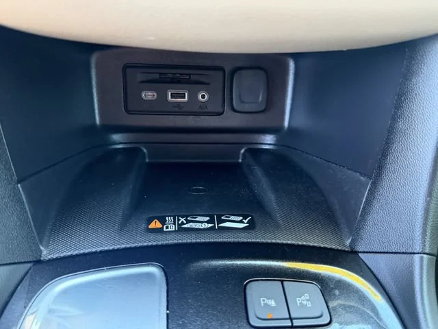 Used 2024 Iridescent Pearl Tricoat Chevrolet Premier image 26