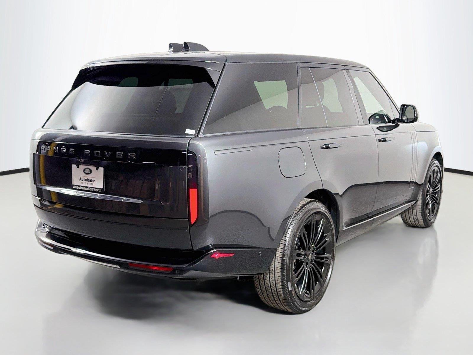 New 2027 Carpathian Grey Land Rover SE image 5